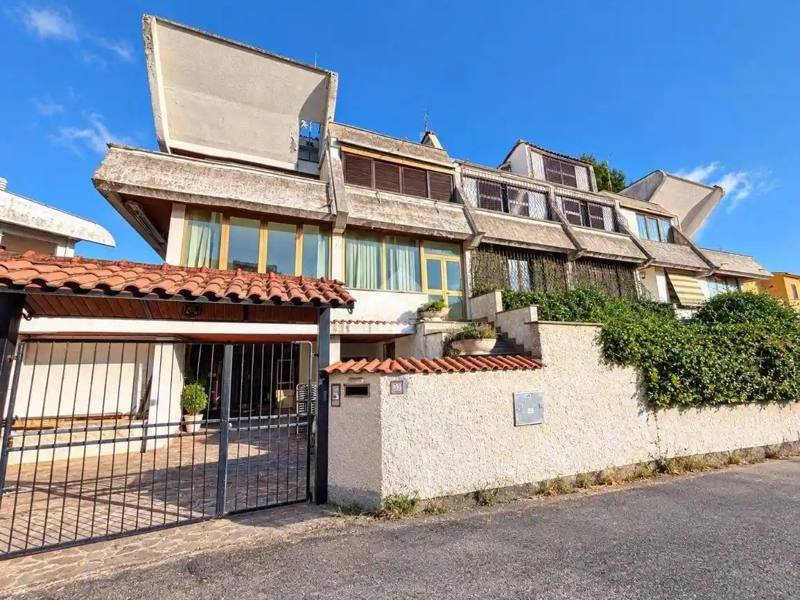 Villa in vendita a Genzano di Roma