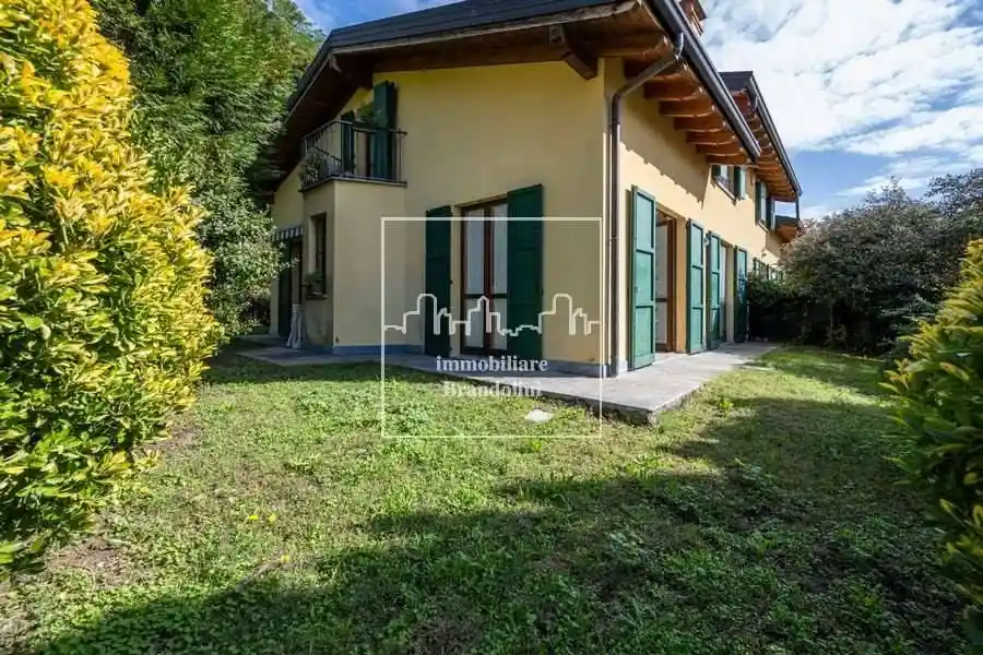 Villa in vendita a Varese