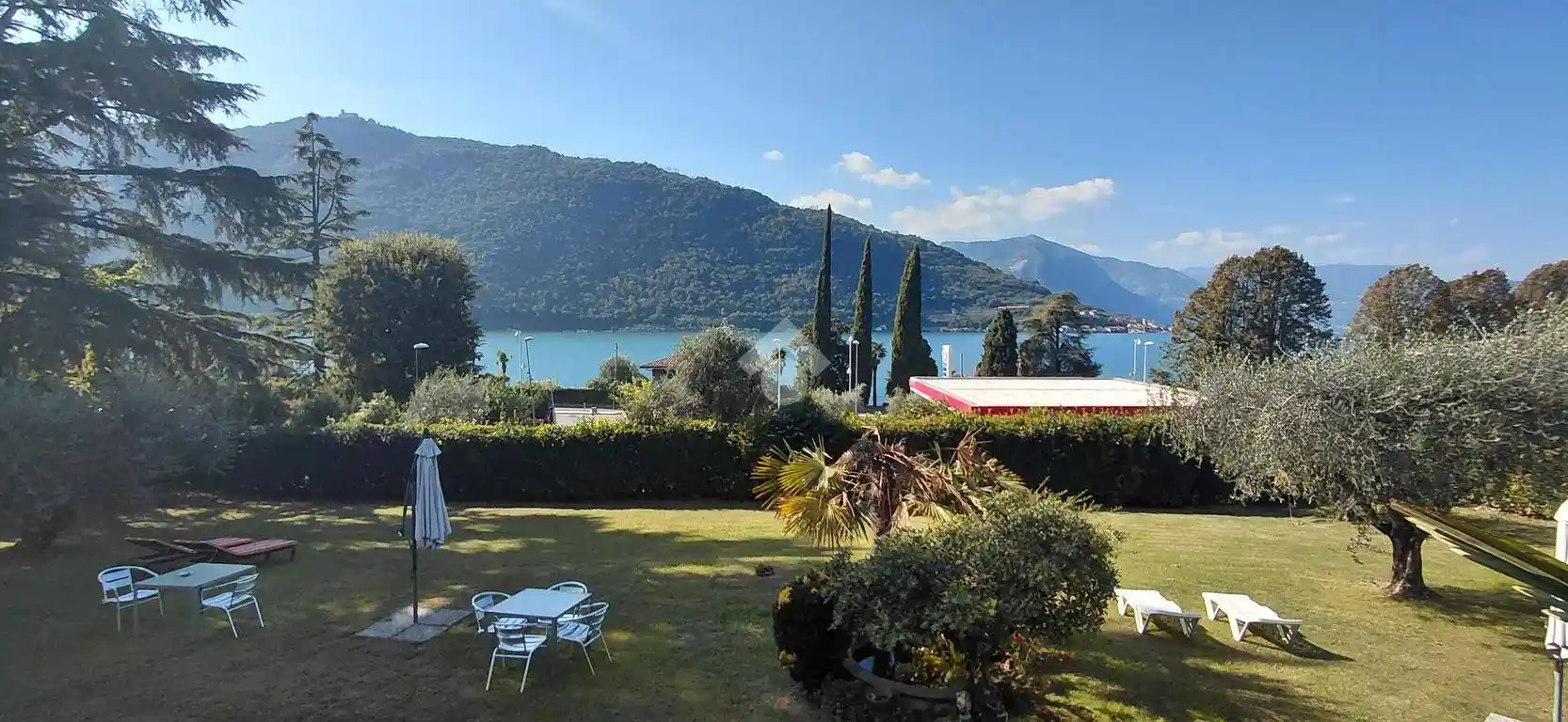 Villa in vendita a Sale Marasino