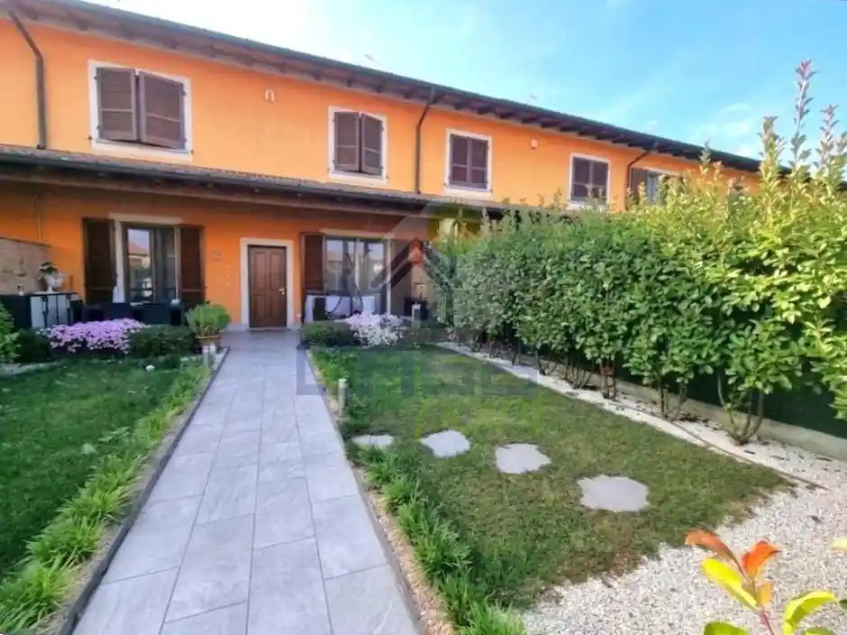 Villetta a schiera in vendita a Terranova dei Passerini