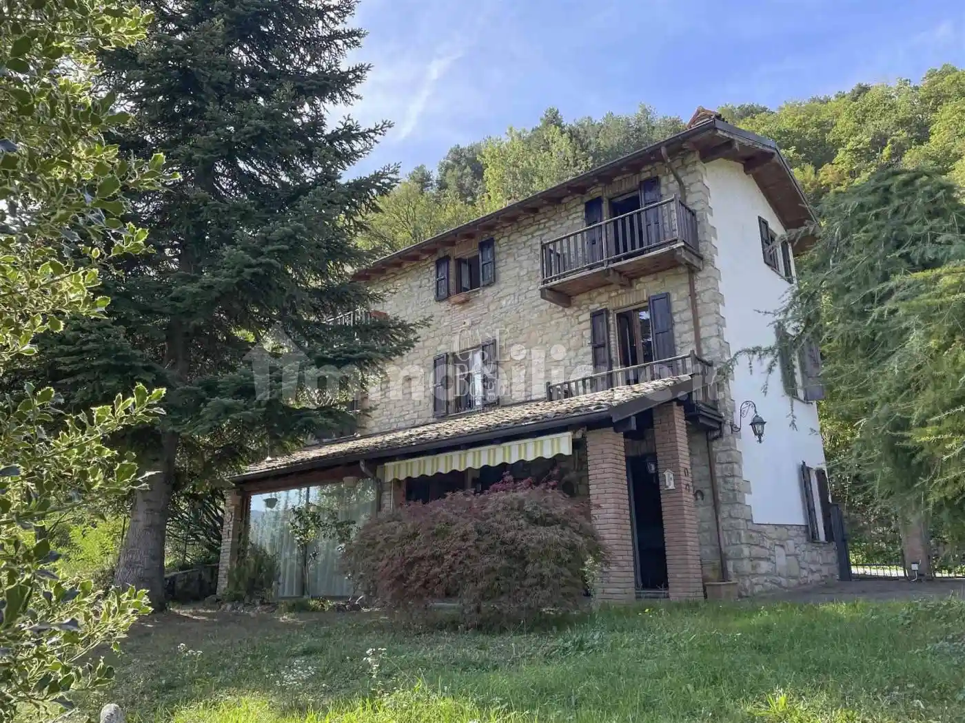 Casa indipendente in vendita a Colli Verdi