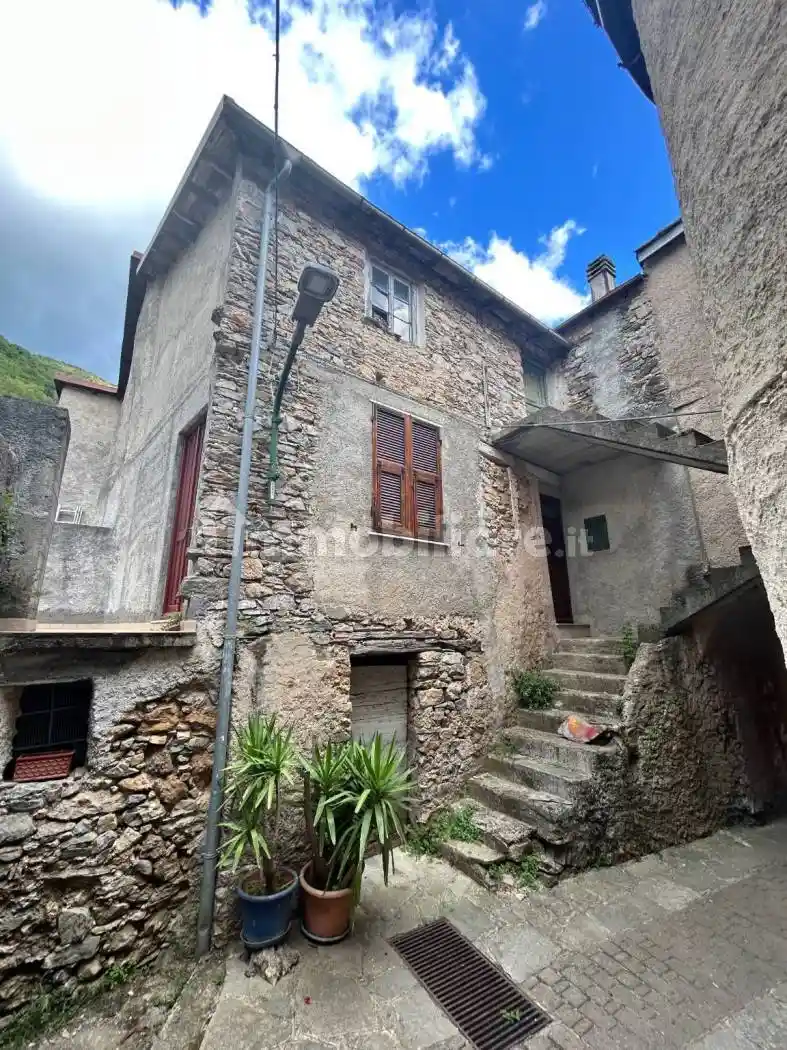 Rustico - Casale in vendita a Nasino