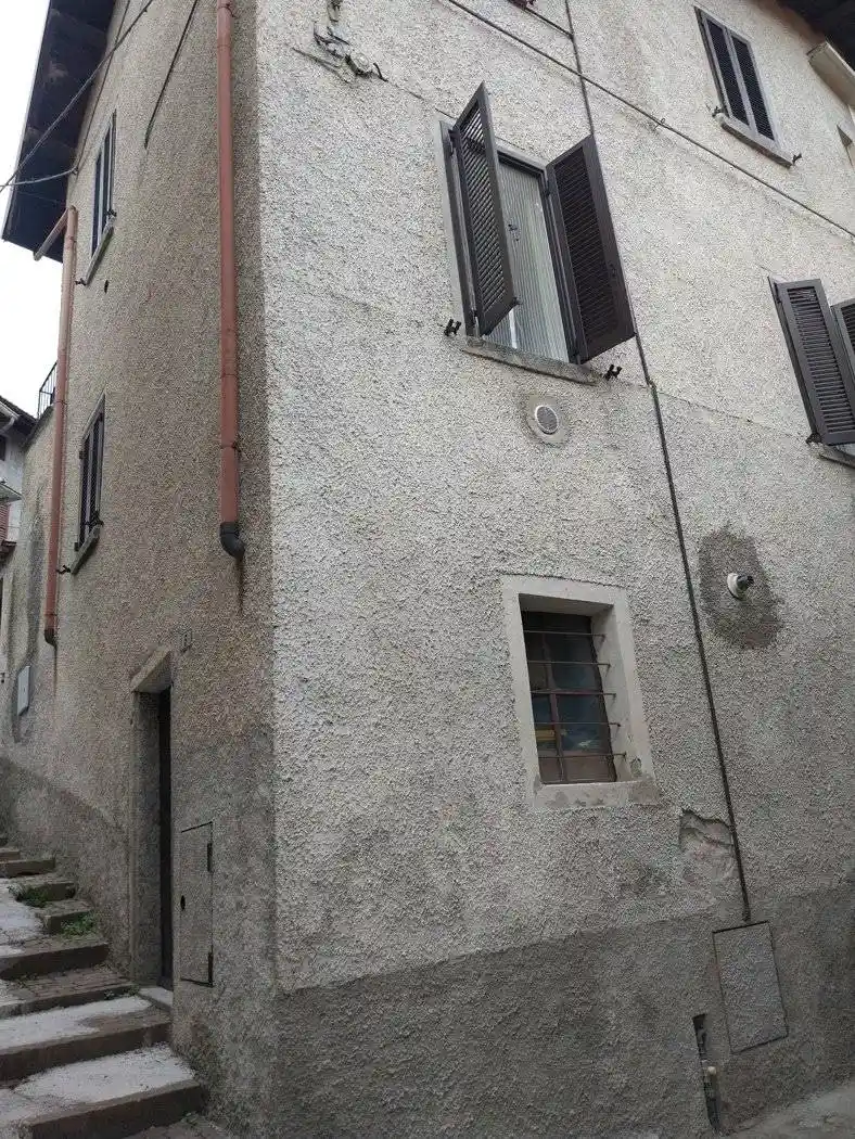 Appartamento in vendita a Oliveto Lario