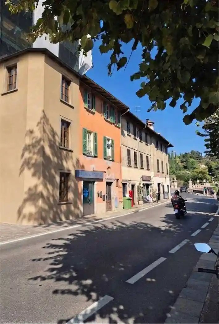 Appartamento in vendita a Tremezzina