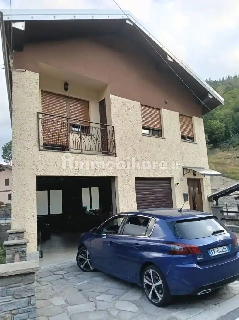 Casa indipendente in vendita a Traves