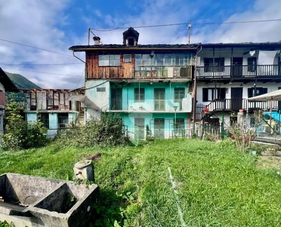 Casa indipendente in vendita a Viù