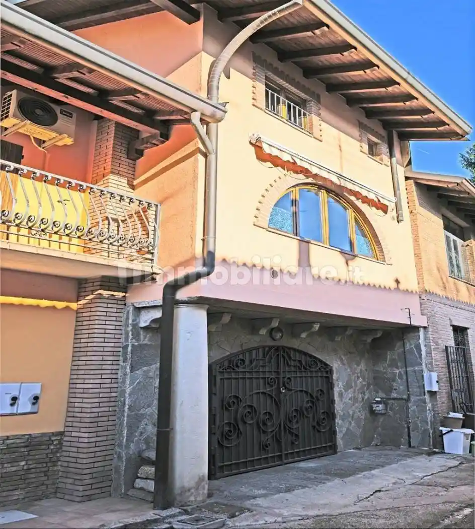 Casa indipendente in vendita a Tradate