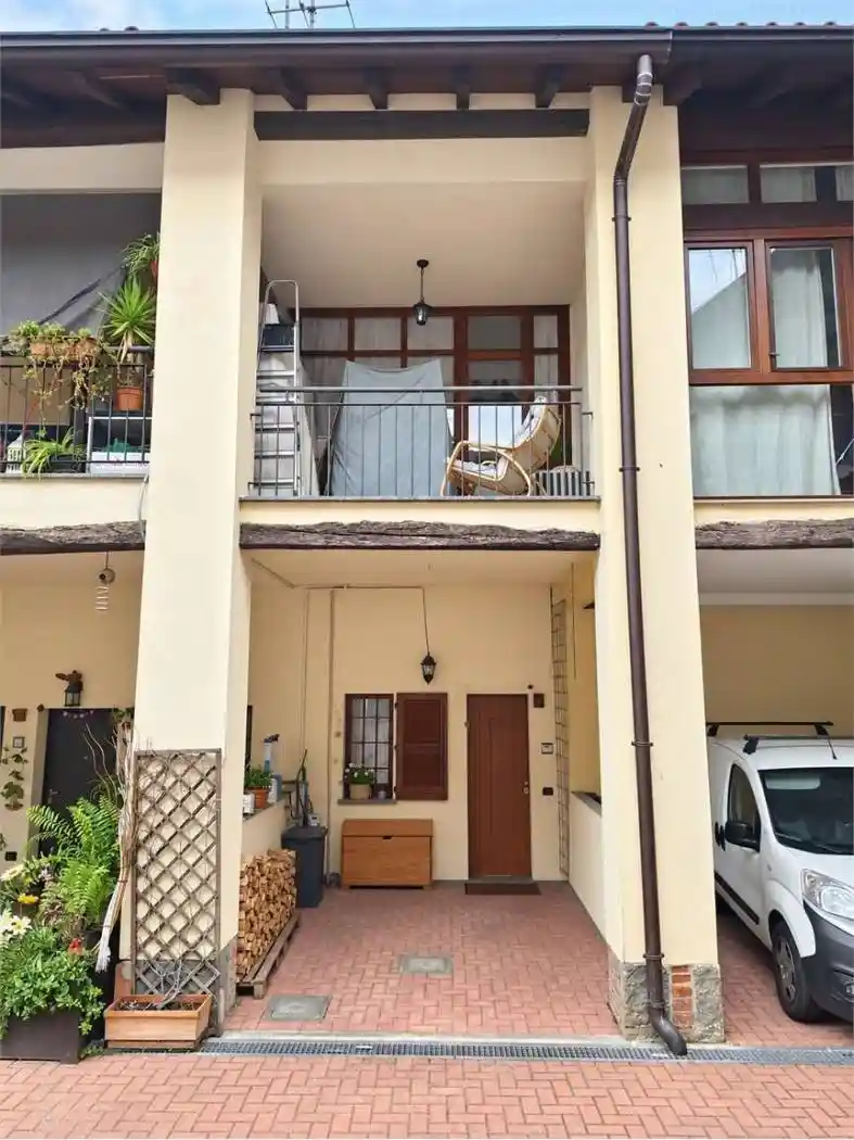 Appartamento in vendita a Besana in Brianza