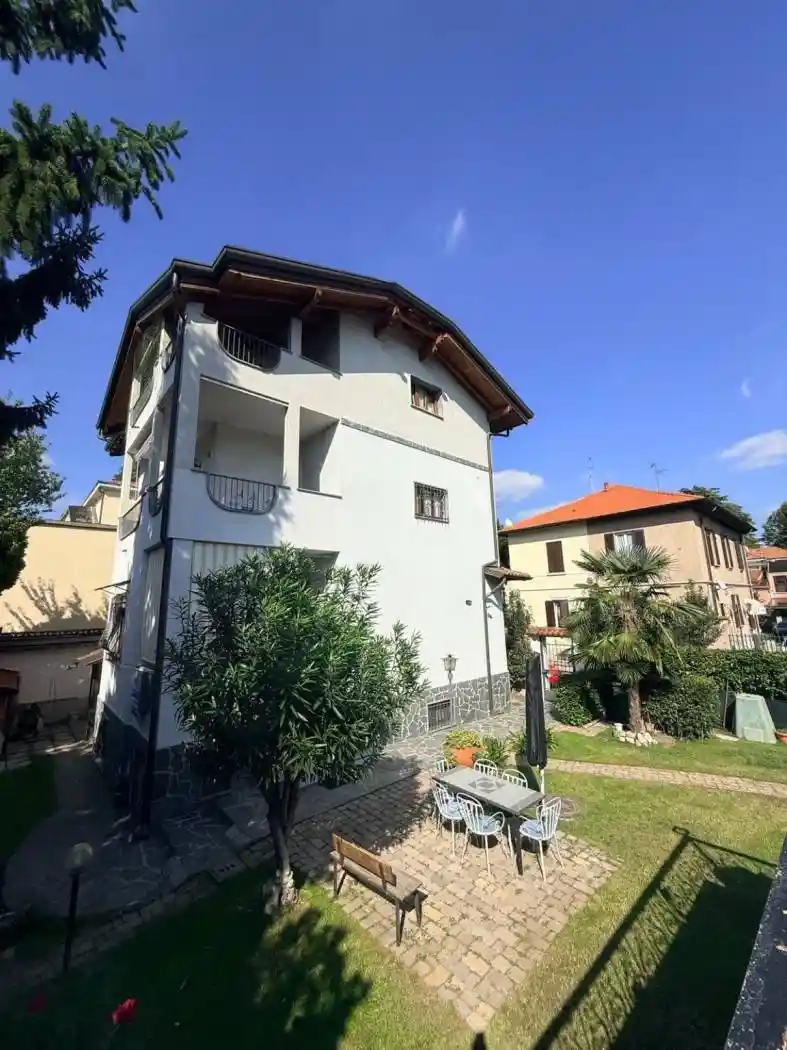 Villa in vendita a Cusano Milanino