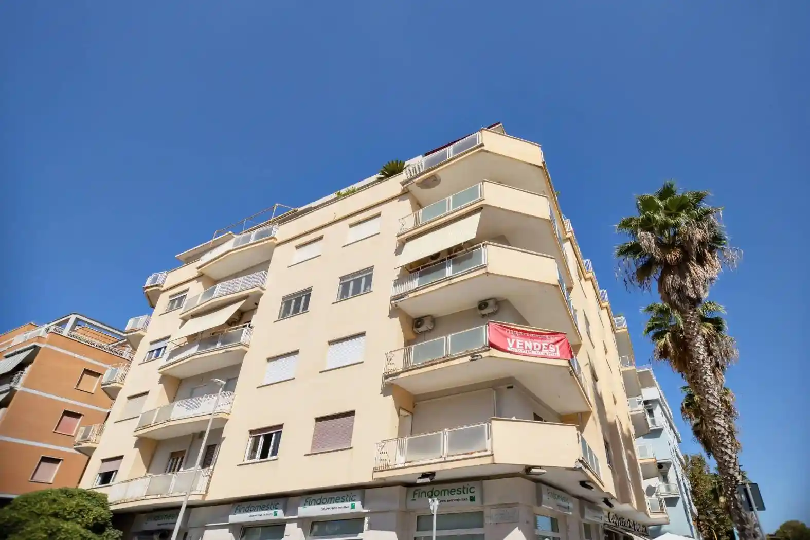 Palazzo - Edificio in vendita a Roma