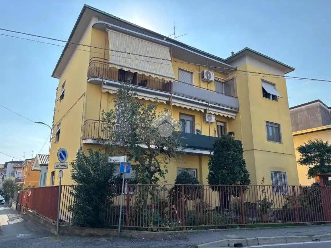 Appartamento in vendita a Limbiate