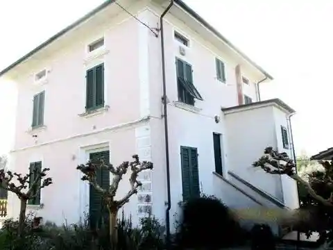 Villa in vendita a Castelfranco di Sotto