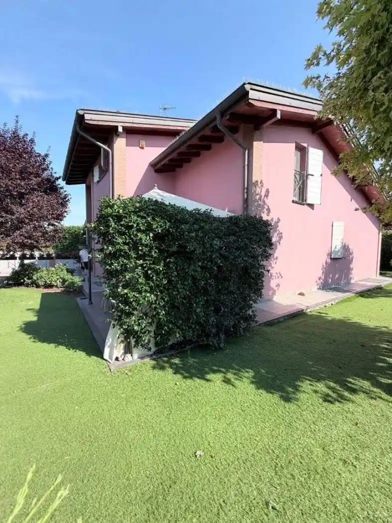 Villa in vendita a Parma