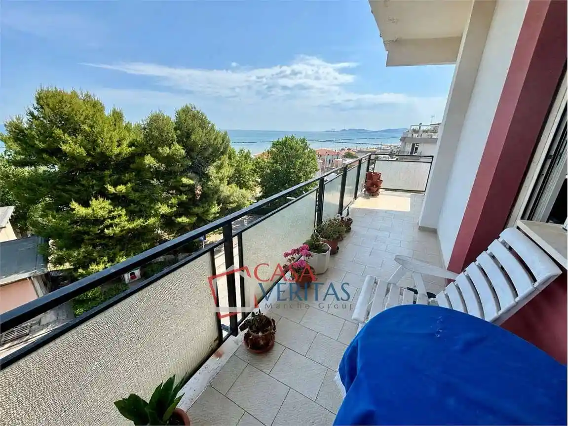 Appartamento in vendita a Falconara Marittima