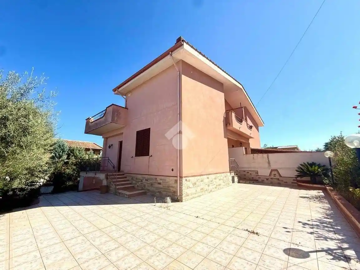 Villa in vendita a Altavilla Milicia