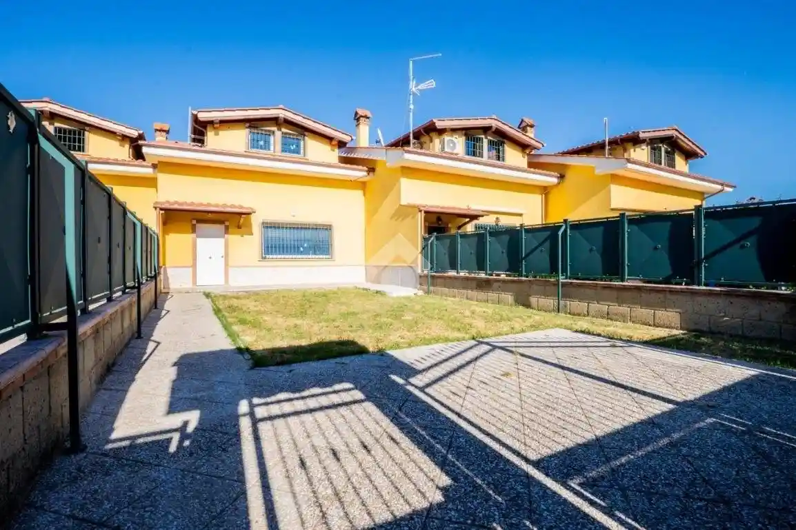 Villetta a schiera in vendita a Mentana
