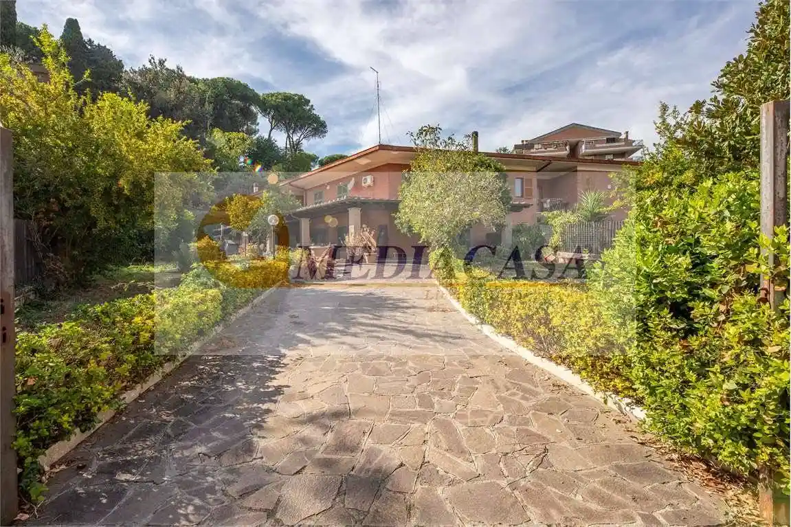 Villa in vendita a Roma