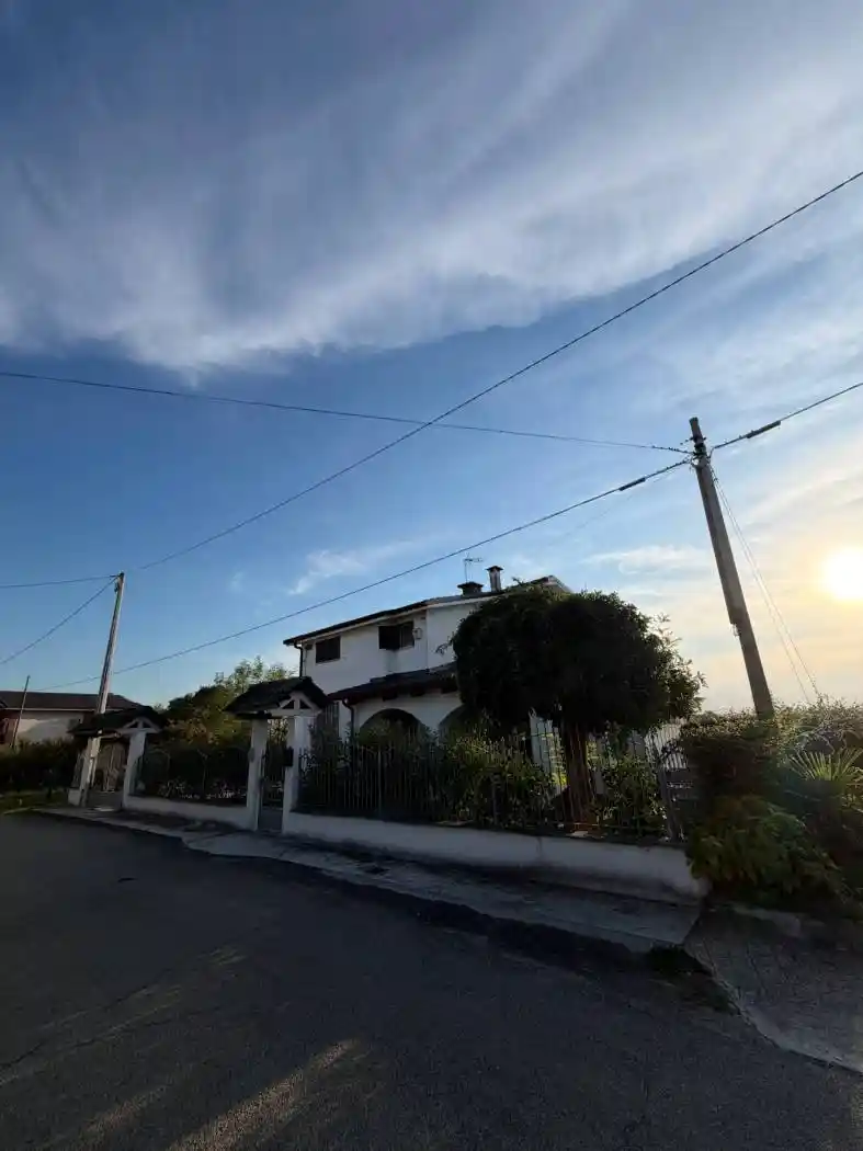 Villa in vendita a Portacomaro