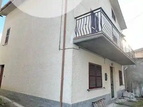 Villa in vendita a Castel di Ieri