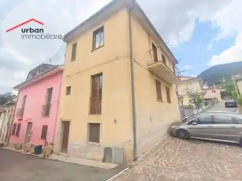 Villa in vendita a Pizzoli
