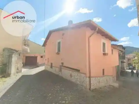 Villa in vendita a Pizzoli