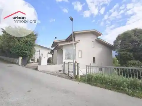 Villa in vendita a L'Aquila