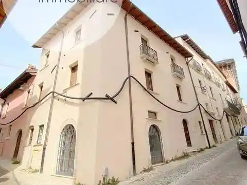 Villa in vendita a L'Aquila