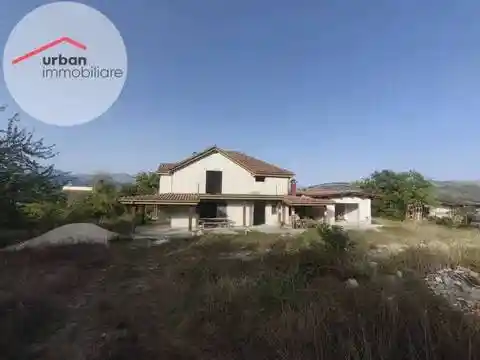 Villa in vendita a L'Aquila