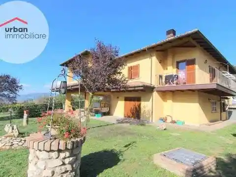 Villa in vendita a L'Aquila