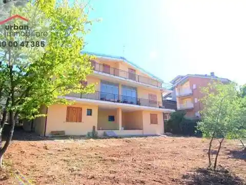 Villa in vendita a L'Aquila