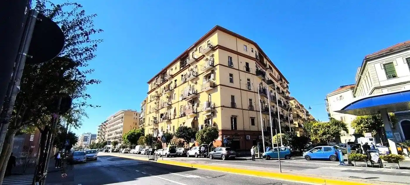 Appartamento in vendita a Napoli