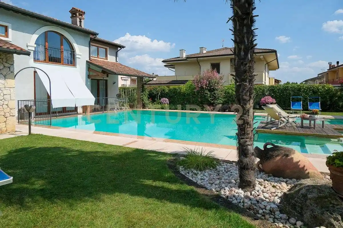 Villa in vendita a Montecchia di Crosara