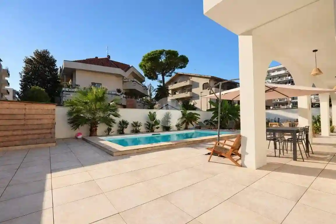 Villa - foto 2