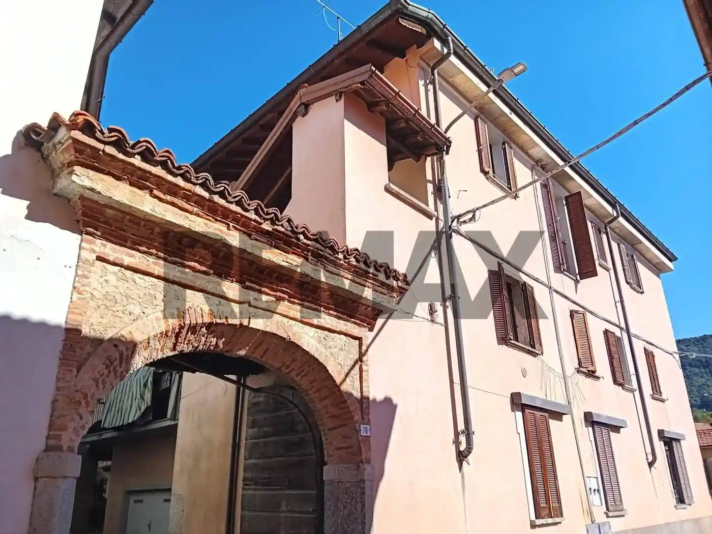 Appartamento in vendita a Casalzuigno