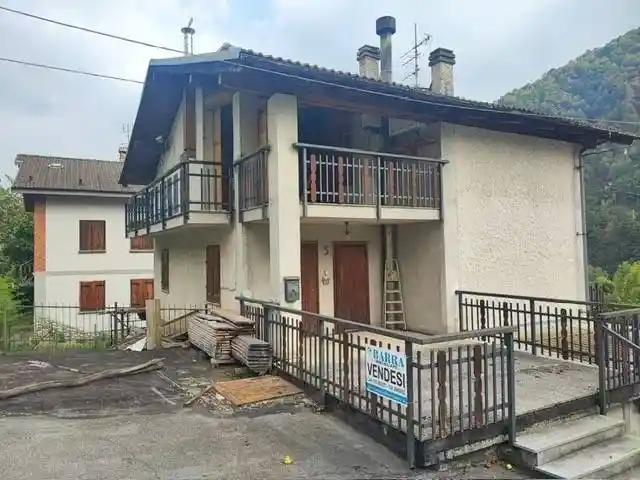Villa in vendita a Frassino