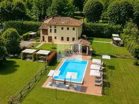 Villa in vendita a Camaiore