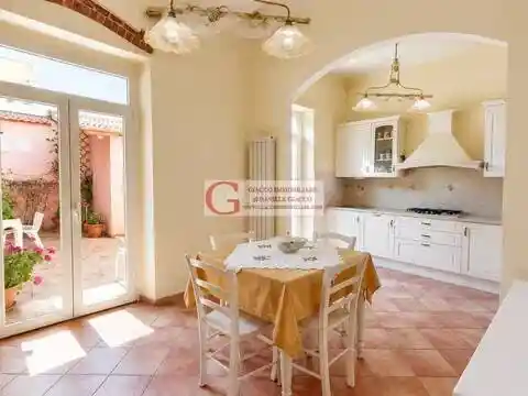Villa in vendita a Viareggio