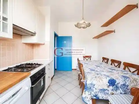 Appartamento in vendita a Viareggio