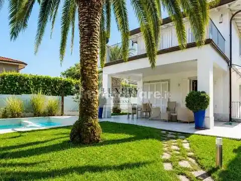 Villa in vendita a Forte dei Marmi