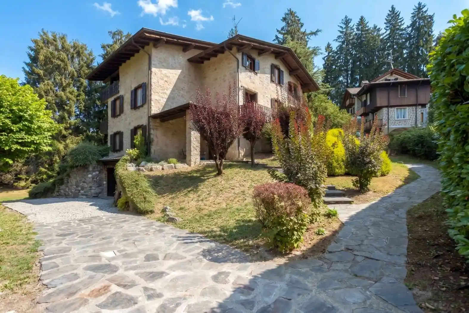 Villa in vendita a Selvino