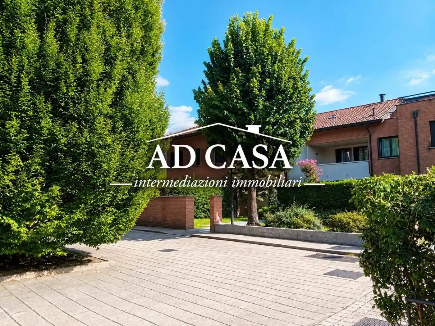 Appartamento in vendita a Carugo