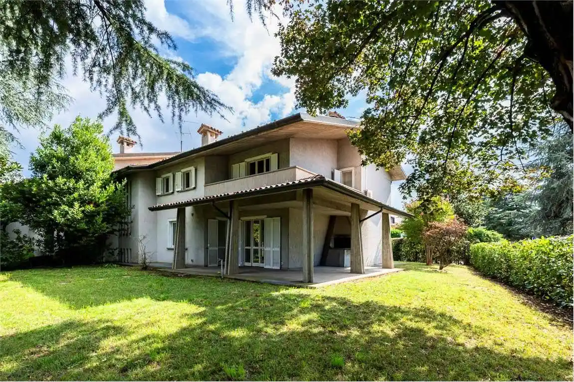 Villa in vendita a Gorle