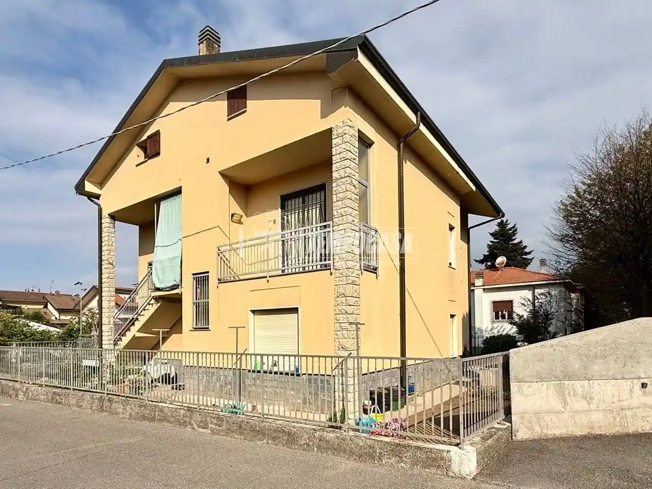 Villa in vendita a Usmate Velate