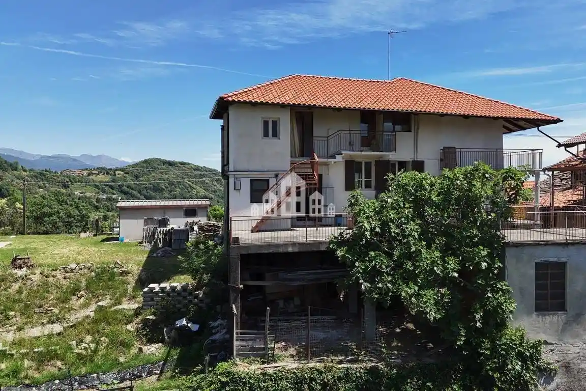 Casa indipendente in vendita a Pratiglione