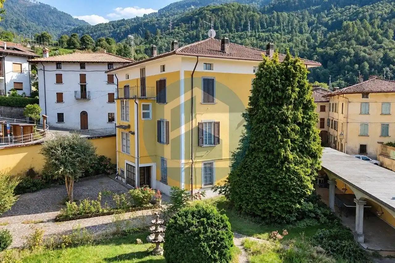 Villa in vendita a Pian Camuno