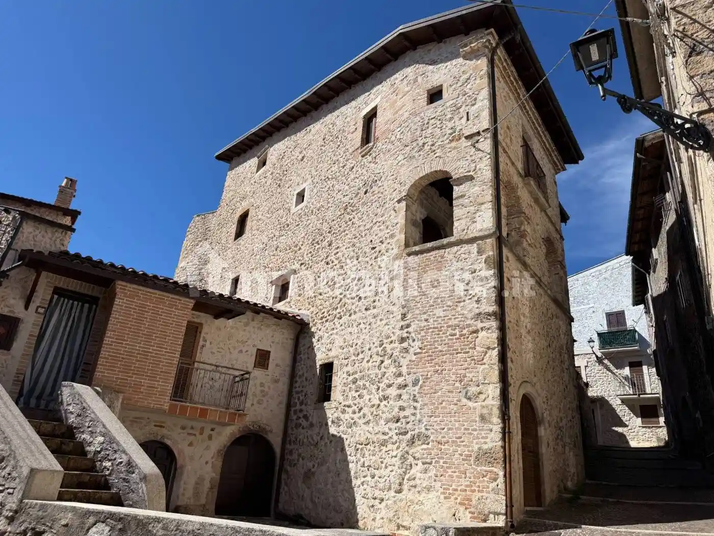 Palazzo - Edificio in vendita a Scurcola Marsicana