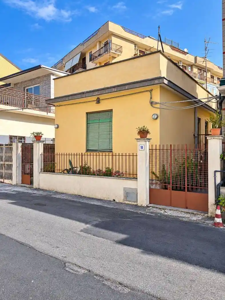 Casa indipendente in vendita a Gravina di Catania