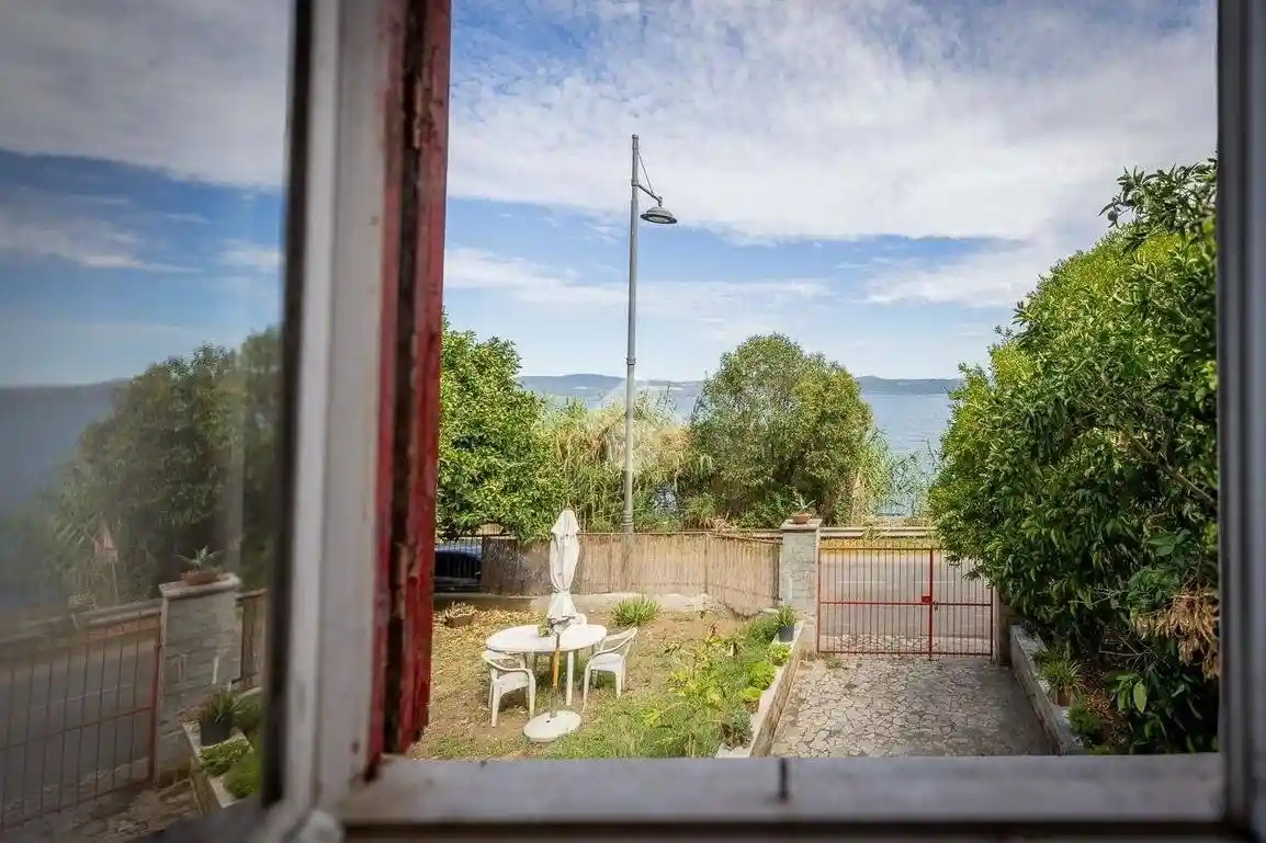 Villa in vendita a Anguillara Sabazia