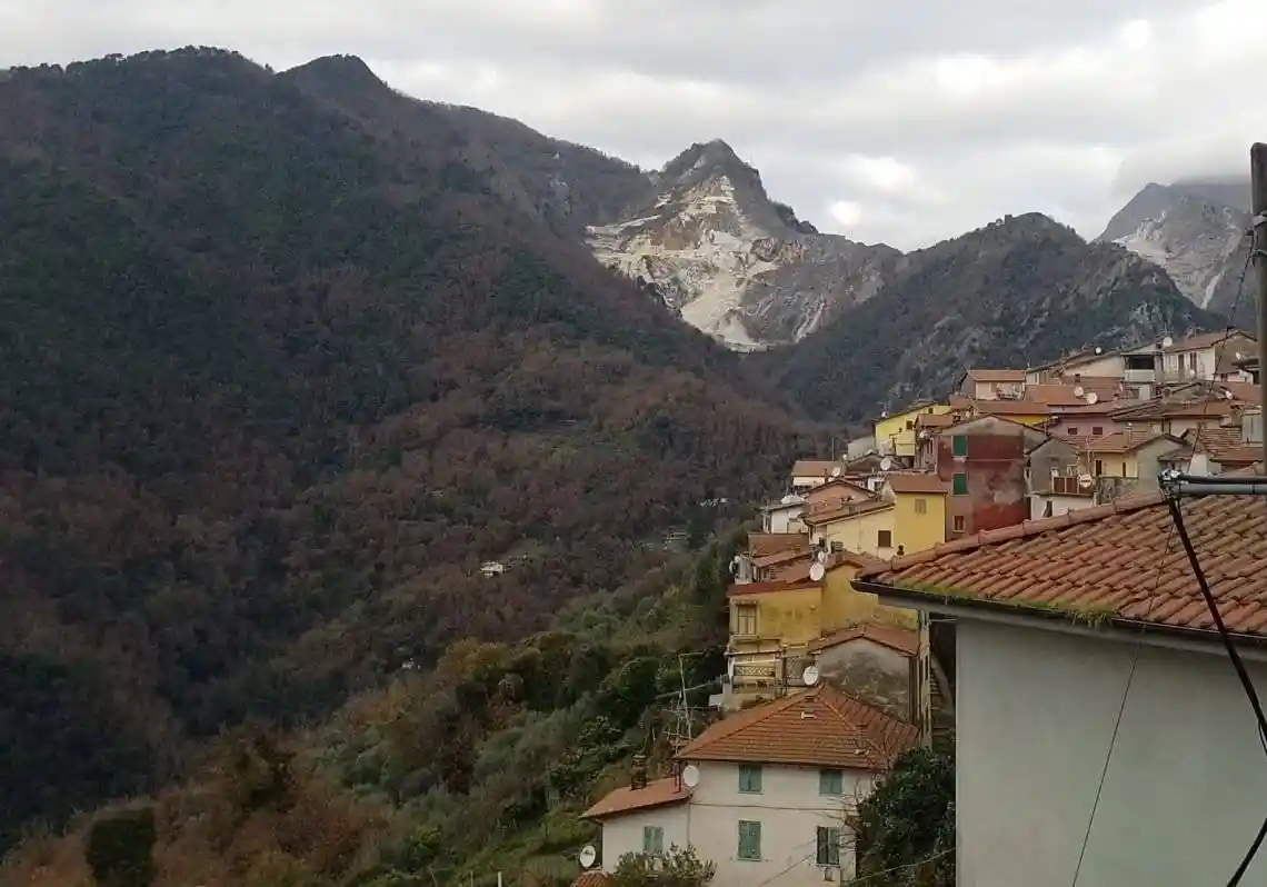 Casa indipendente in vendita a Massa