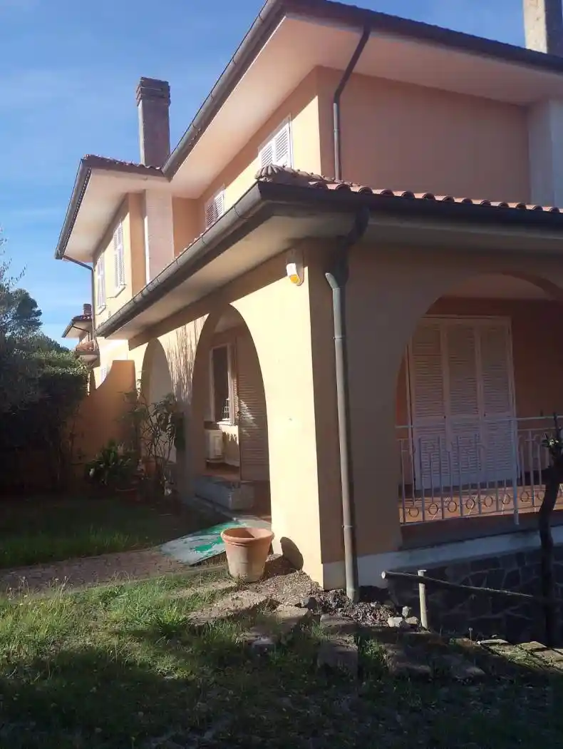 Villa in vendita a Livorno